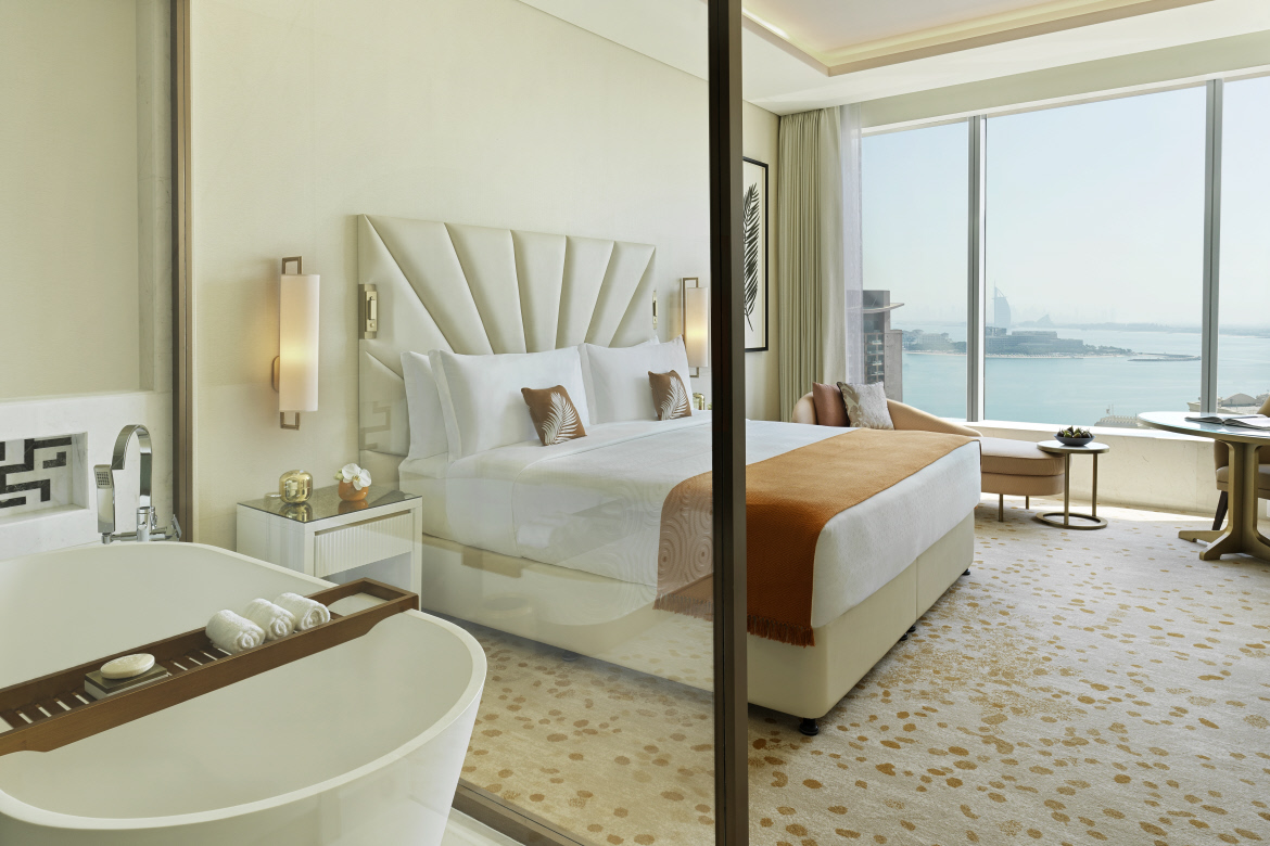Deluxe room, The St. Regis - The Palm