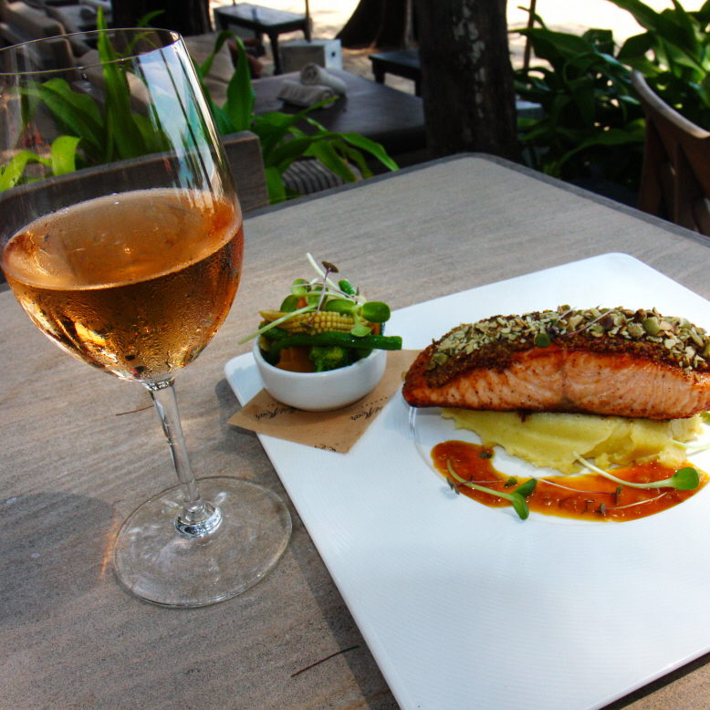 rose win, salmon dish, Cafe Del Mar, Kamala Beach, Phuket