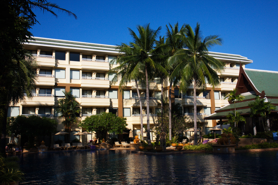 Holiday Inn Phuket Pool Wing 