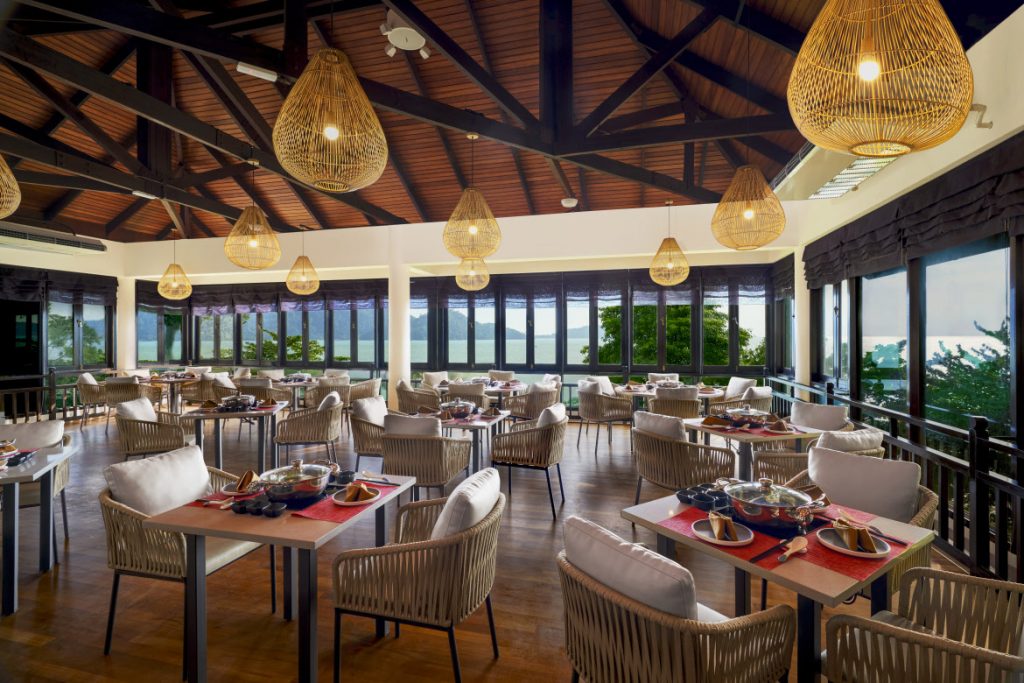DoubleTree by Hilton Damai Laut Resort restaurant