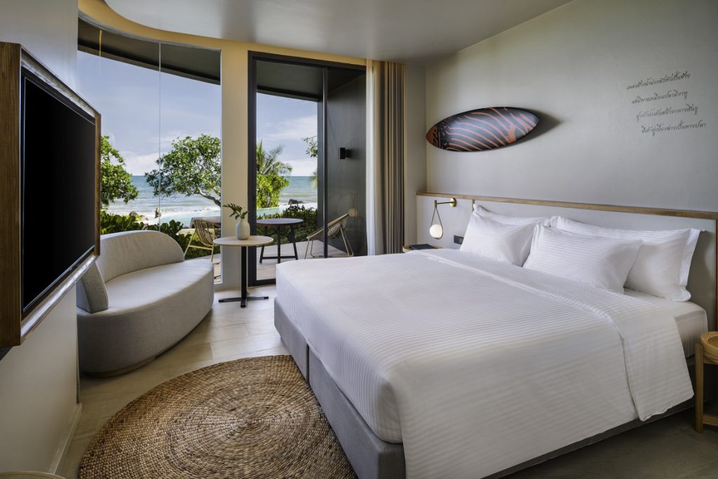 Bedroom with seaview, Mercure Rayong Lomtalay Villas and Resort 