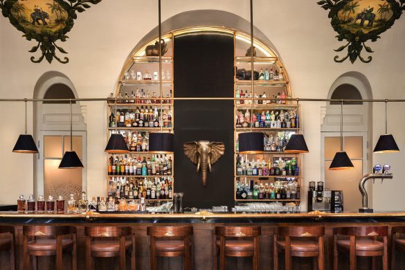 Elephant Bar, Phnom Penh