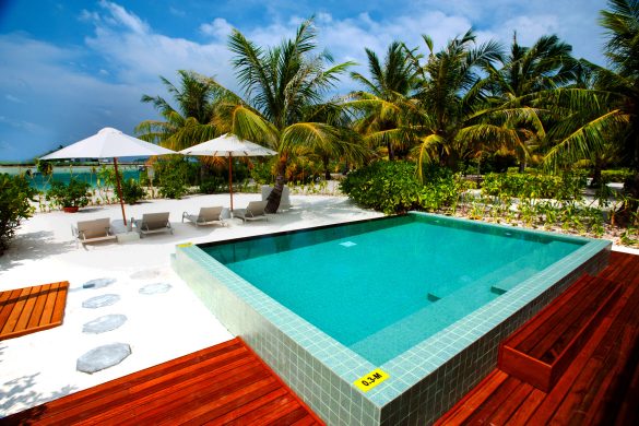 Holiday Inn Resort Kandooma Maldives family pool villa