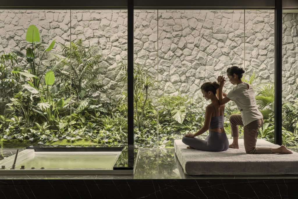 Massage, The Urban Wellness Centre, Four Seasons Hotel Bangkok 