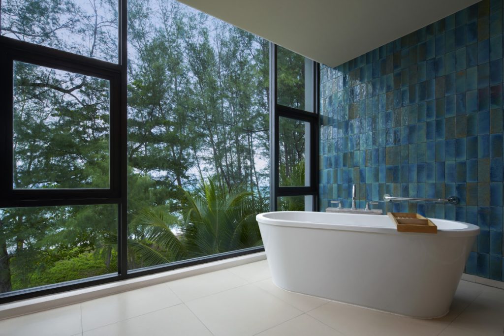 Bedroom Suite, Oceanfront bathroom, Le Méridien Phuket Mai Khao Beach Resort 