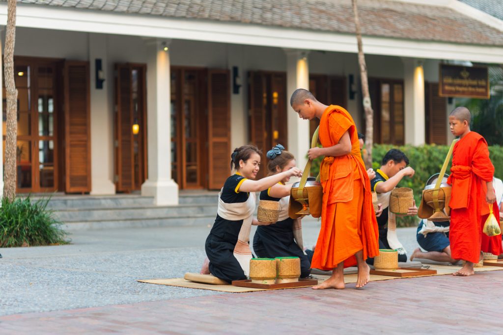 Alms giving, Anani+ Luang Prabang