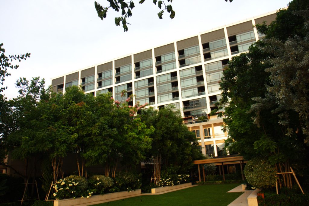 Capella Bangkok, facade