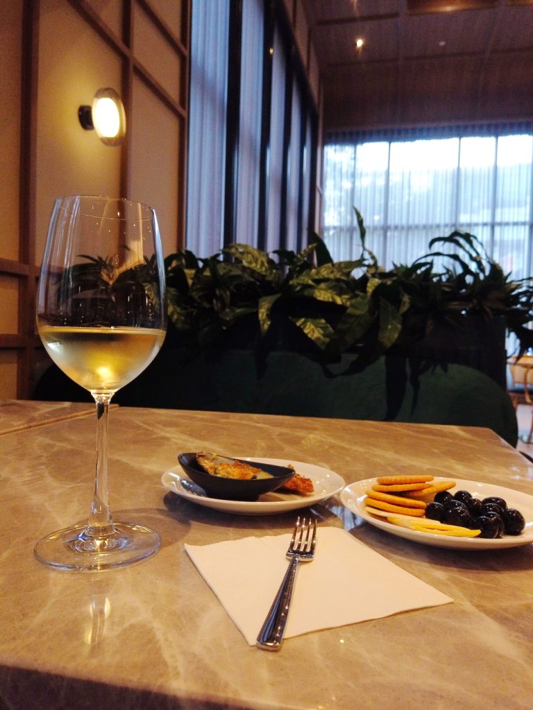 wine and canapes, The Social Night, Staybridge Suites Bangkok Thonglor