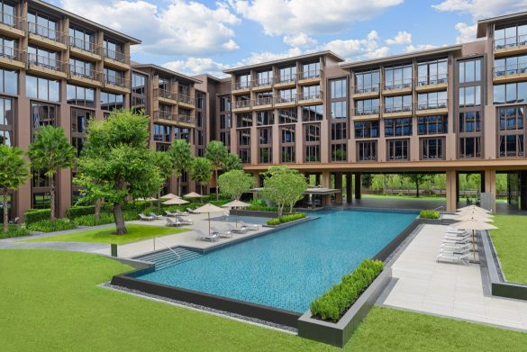 Pool at Courtyard Bangkok Suvarnabhumi Airport