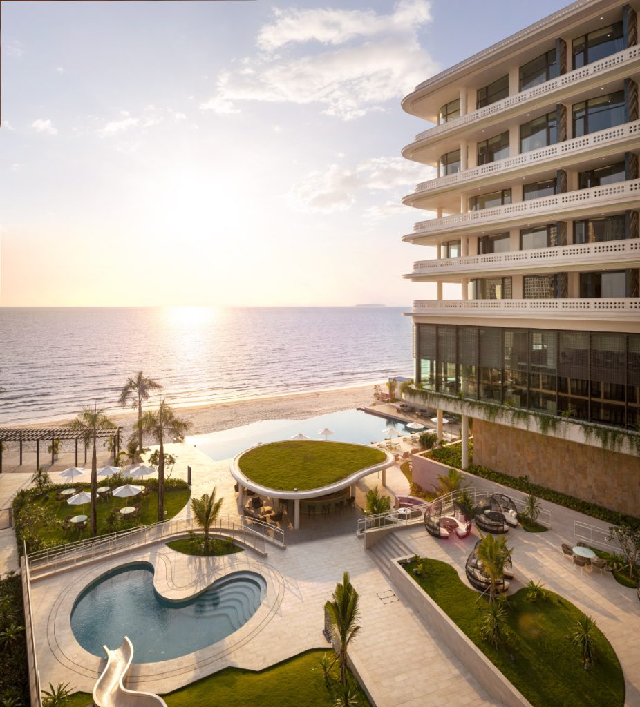 Pool and seaview, 
Novotel Sihanoukville Holiday Resort