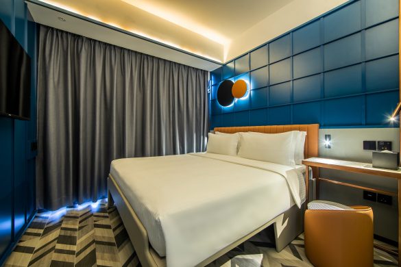 Deluxe Balcony room, Hotel Faber Singapore