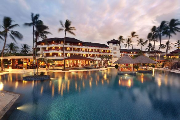Nusa Dua Beach Hotel & Spa, pool.