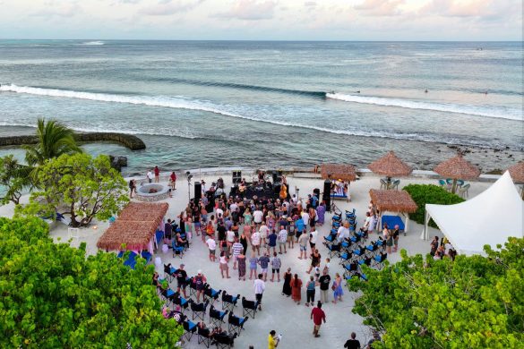 Holiday Inn Resort Kandooma Maldives surf corner