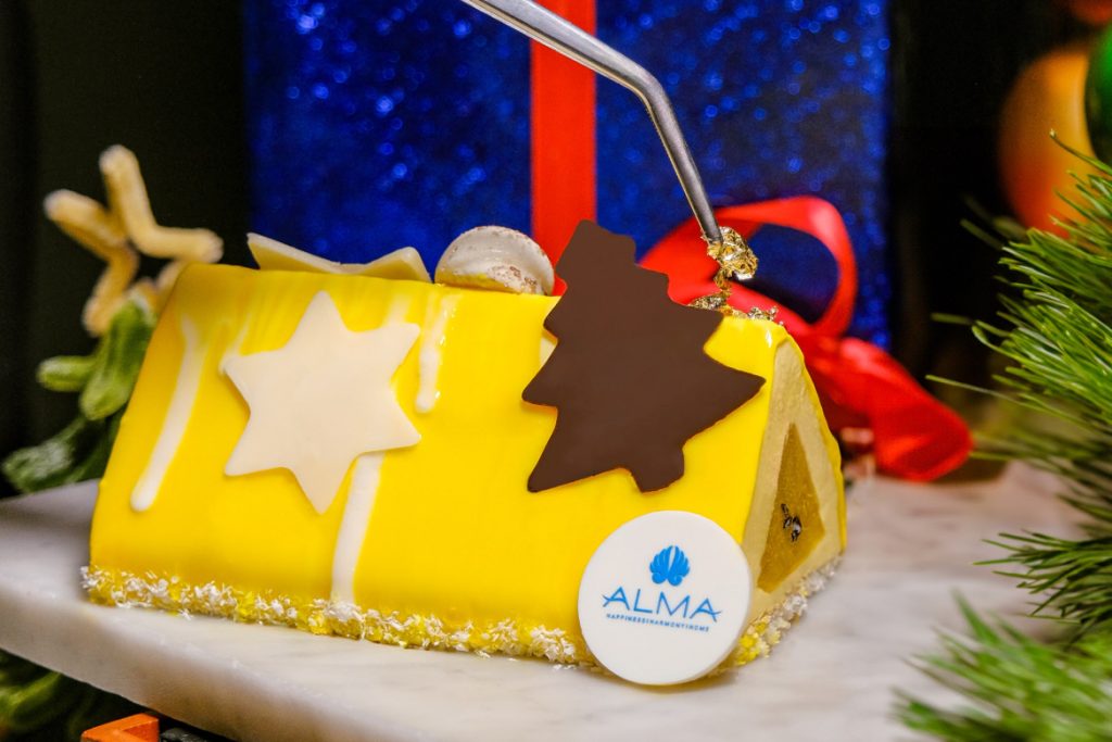 Alma Resort festive 2024: Christmas cake