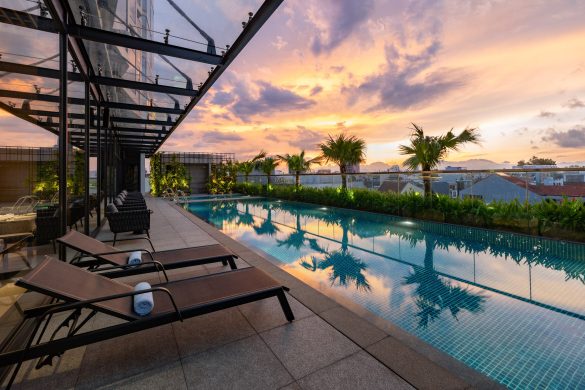 Crowne Plaza Danang City Centre, pool