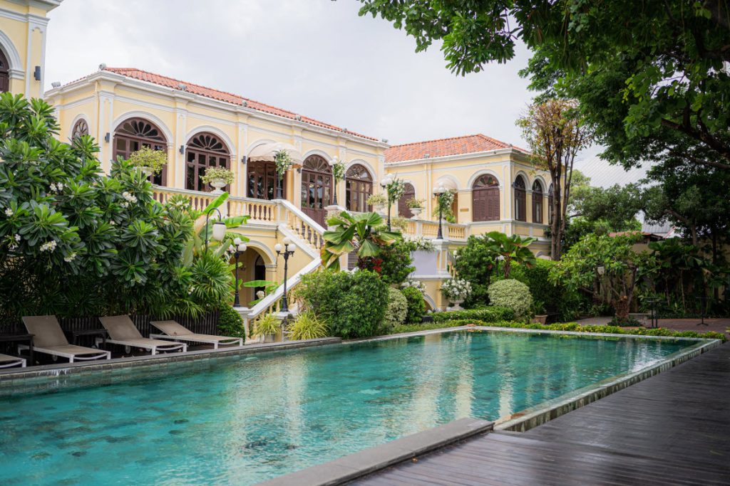 Praya Palazzo pool