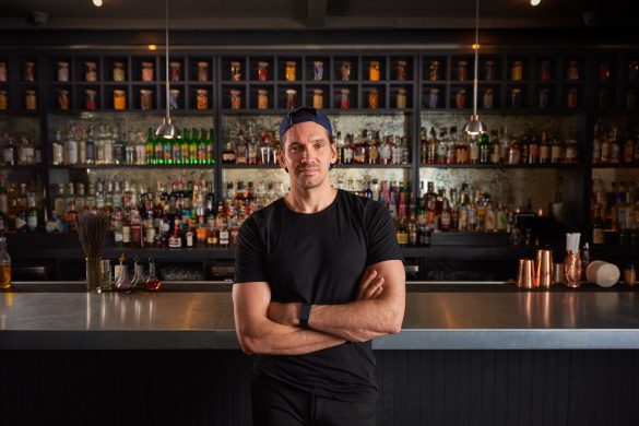 Bartender Nico de Soto