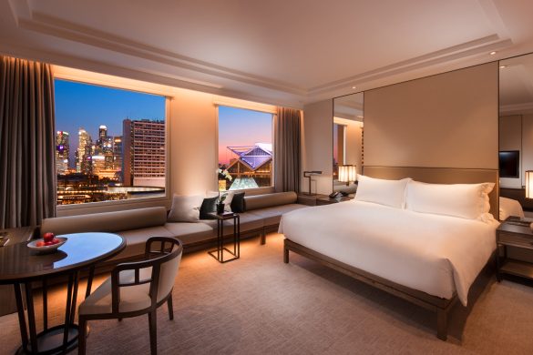 Conrad Singapore Marina Bay: King room Marina view