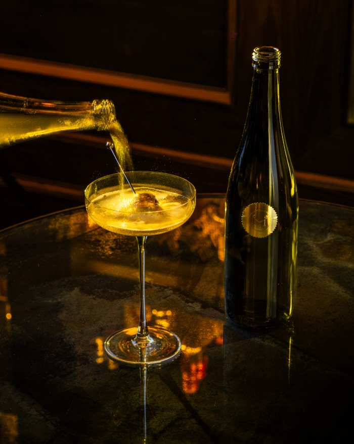 Minutes to Midnight cocktail, Manhattan Bar