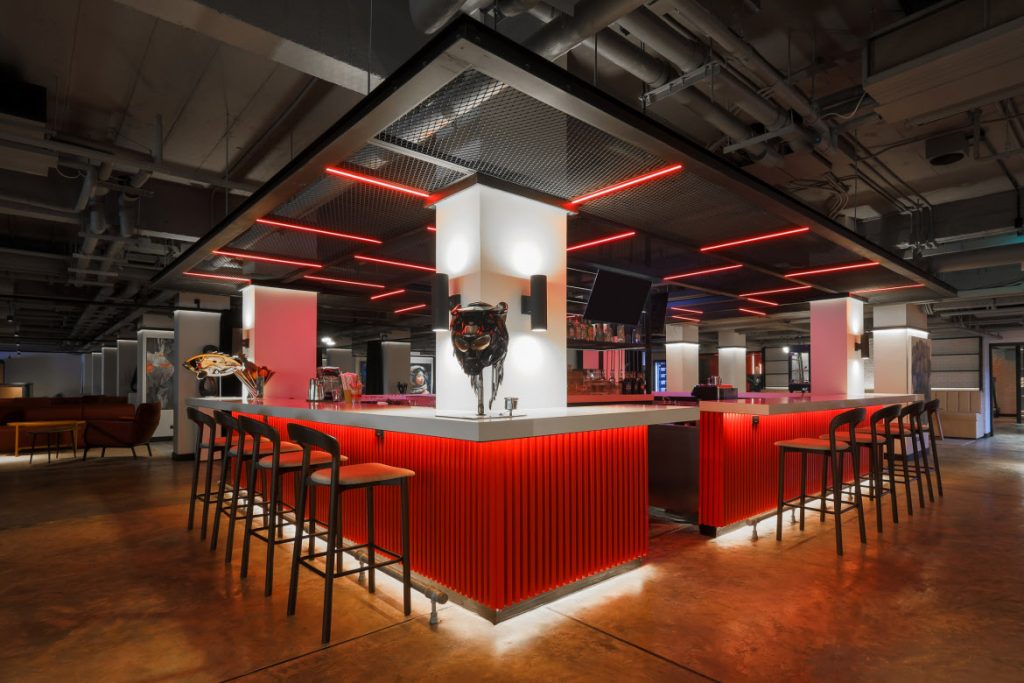 Radisson RED Phuket Patong, The Sound Lounge Lobby Bar