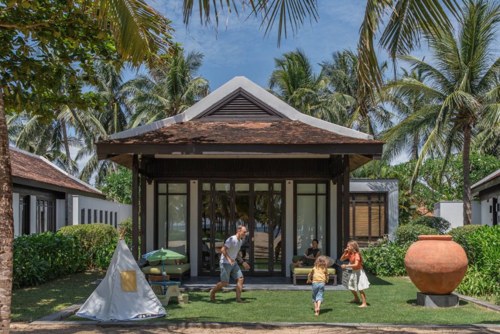 Hoi An summer activities: family villa playing at Four Seasons' resort
