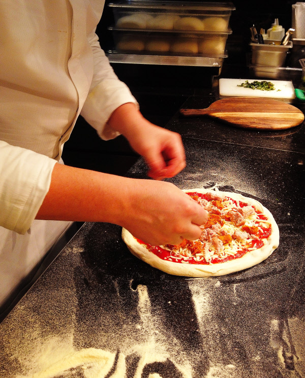 Luce flatbread making