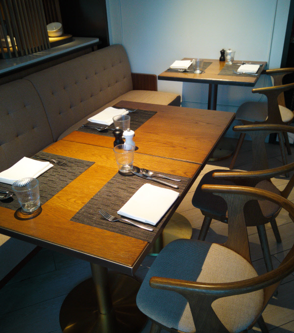Estate dinner tables, Hilton Singapore Orchard