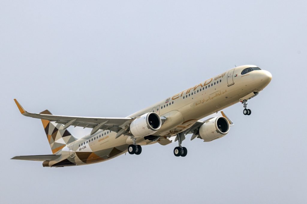 Etihad Airways' A321LR flying