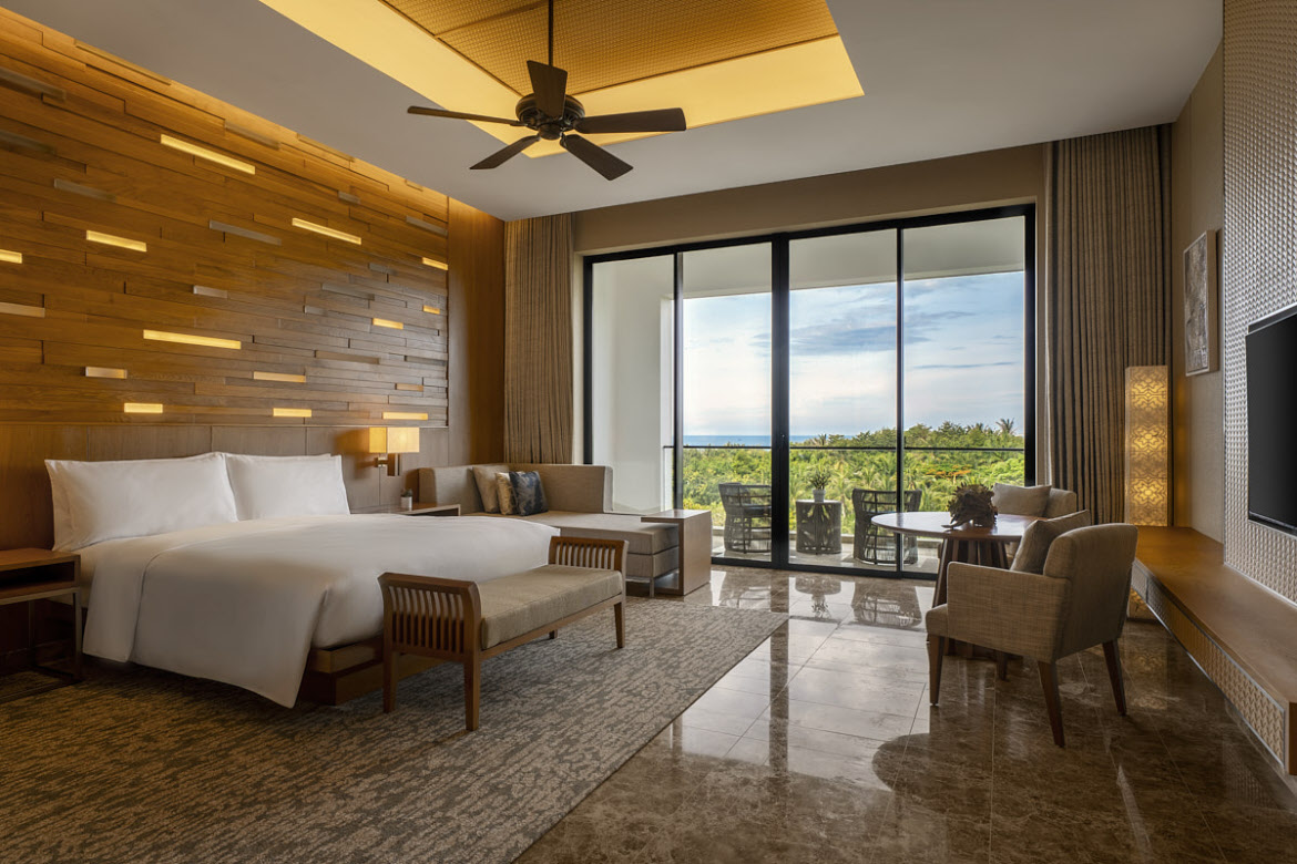 JW-Marriott-Cam-Ranh-Bay-Resort-Spa-Premium-King-Room Premium King