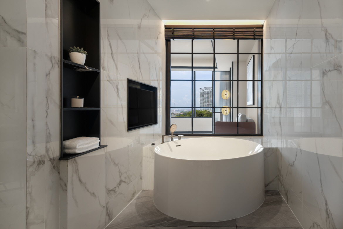 Sheraton-Johor-Bahru-Presidential-Suite-Tub Presidential Suite tub, Sheraton hotel