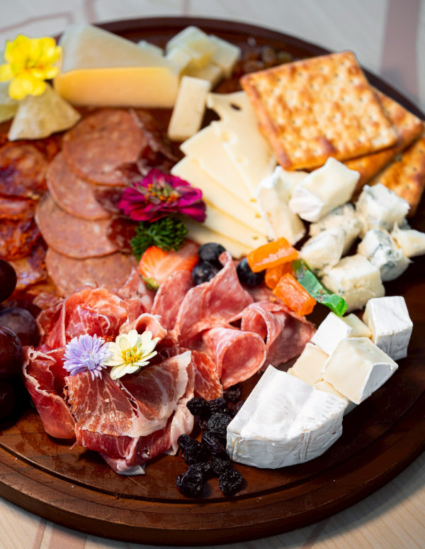 Kites Eatery, Saturday brunch: cold cuts, cheese