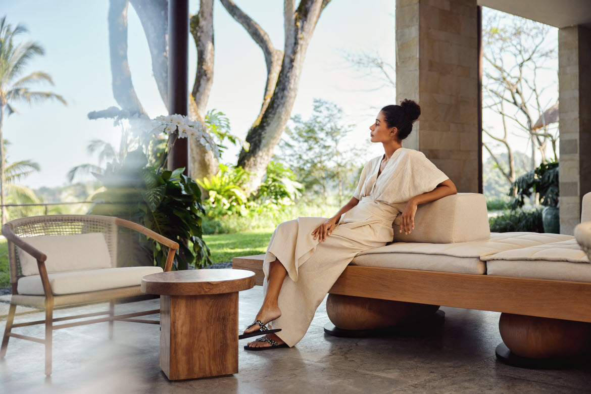 COMO-Shambhala-Estate-Ojas-Lobby guest in lobby, Como Shambhala Estate