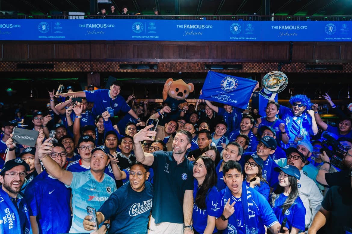 Chelsea-Ascott-Sudiman-Jakarta-fans-Gary-Cahill Ascott Sudiman Jakarta Chelsea fans and Gary Cahill