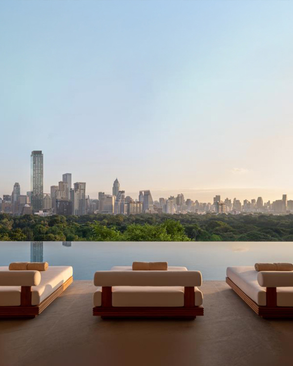 Dusit Thani Bangkok pool