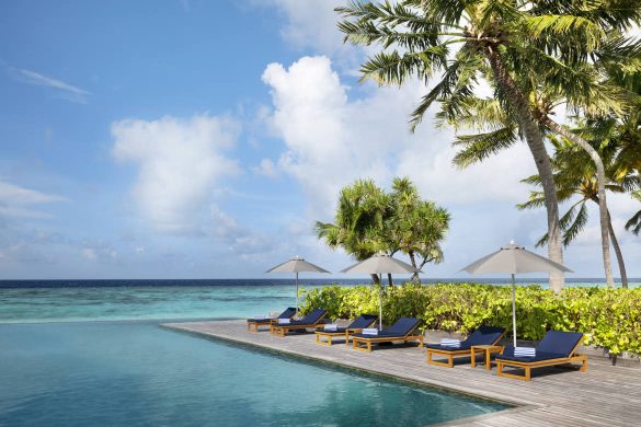 The Halcyon Private Isles Maldives pool