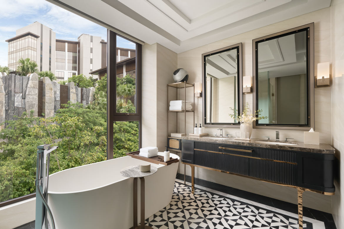 InterContinental-Halong-Bay-3-Bedroom-Villa-Pool-Access 3 bedroom villa pool access bathroom