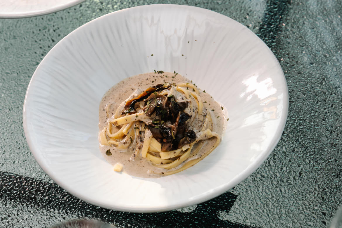 fettuccine-truffle-sauce-mushrooms Fettuccine truffle sauce mushrooms