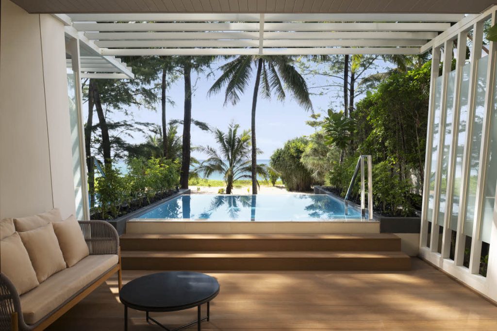 Radisson Blu Resort, Phuket Mai Khao Beach, Beach Superior Ocean Front Terrace Pool