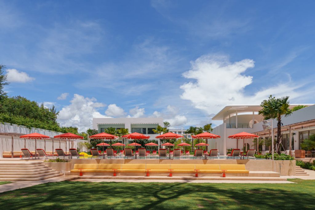 Pool lawn, The Standard Pattaya