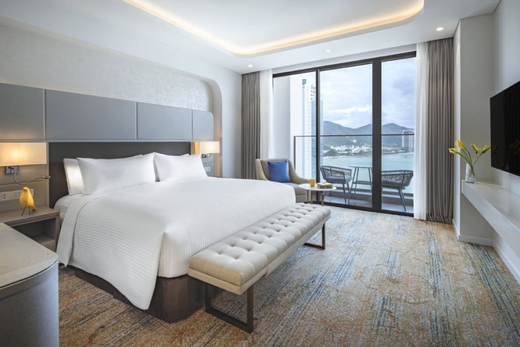 voco Scenia Bay Nha Trang, King bedroom
