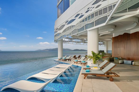 voco Scenia Bay Nha Trang pool