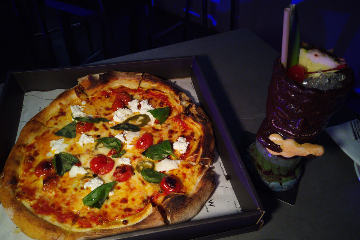 Wet-Deck-pizza-cocktail WET Deck Kuala Lumpur pizza and cocktail