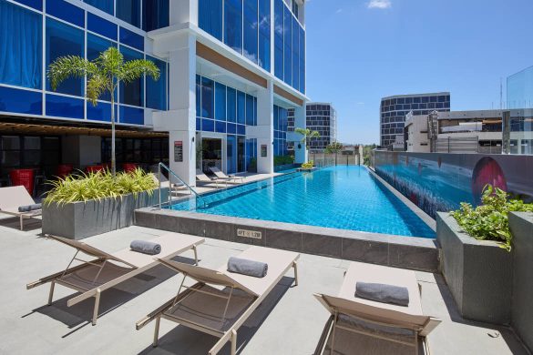 Radisson Red Cebu Mandaue pool