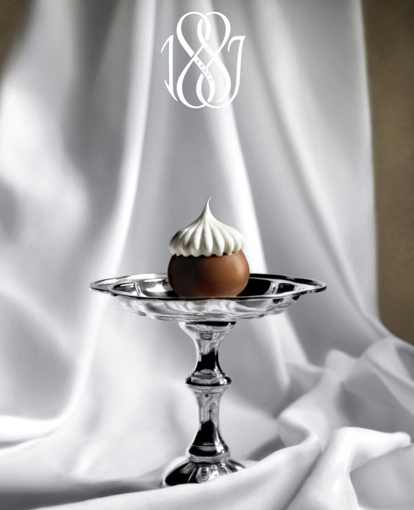 1887 by André food on tray