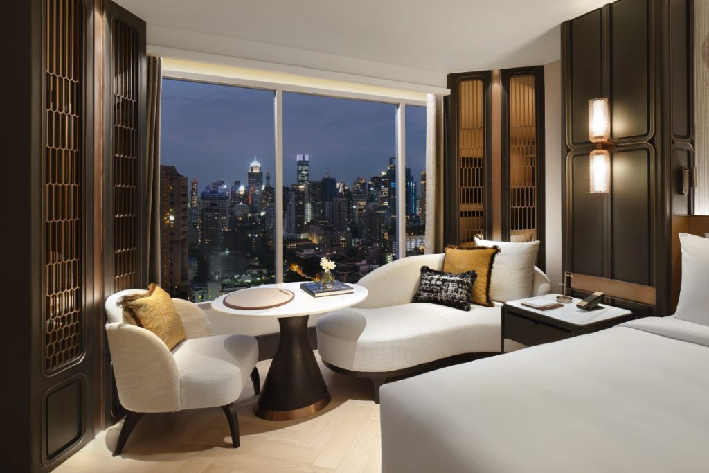 Fairmont Bangkok Sukhumvit room at night