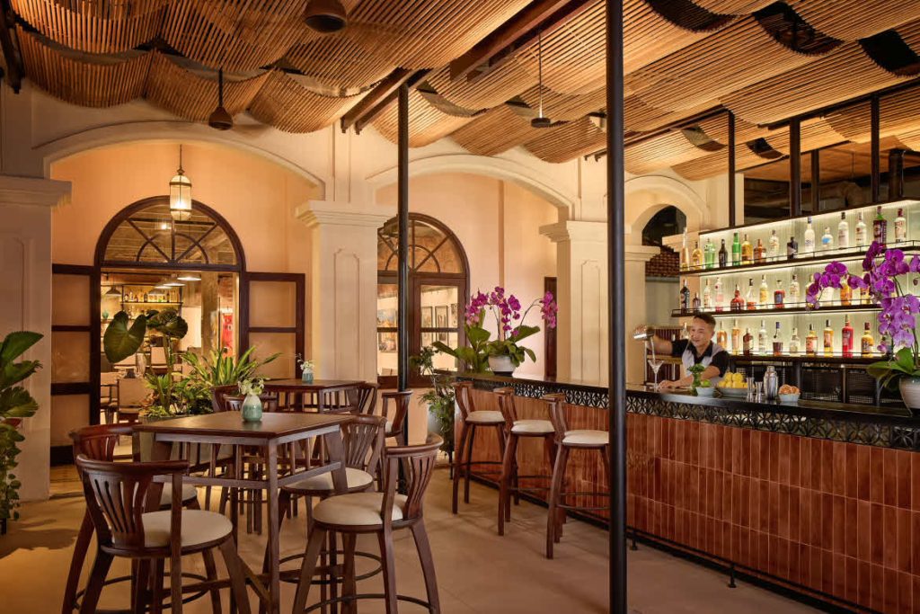 Anantara Hoi An Resort, River Art Space Terrce Bar