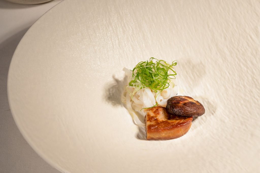 Foie gras phở consommé