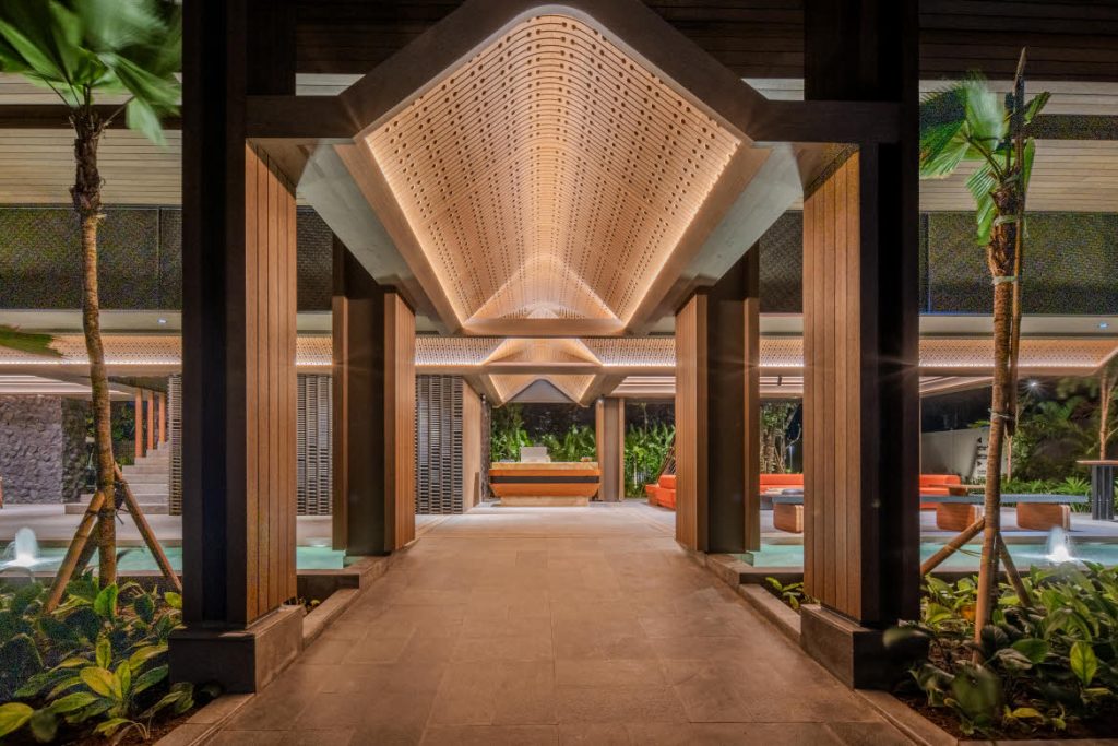 Akkulla, main entrance Cakra Lounge