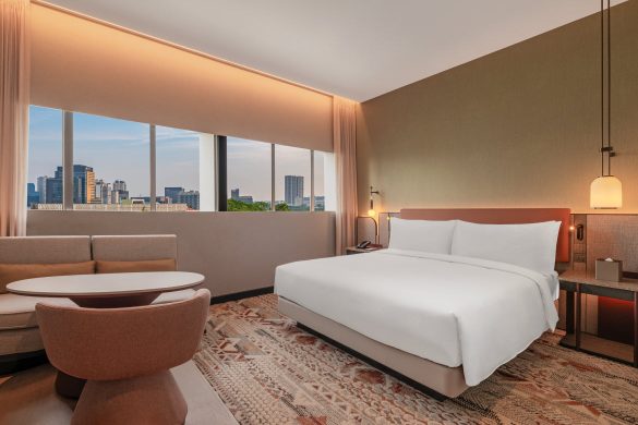DoubleTree by Hilton Singapore twin river view bedroom