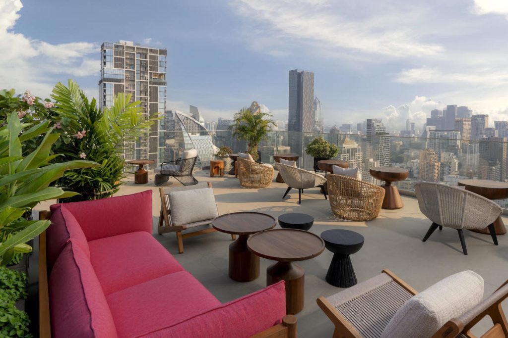 Sato San Rooftop Bar: pier side sofa seating